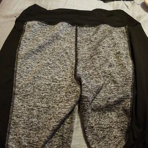 Leggings black and gray stretchy. Excellent condit